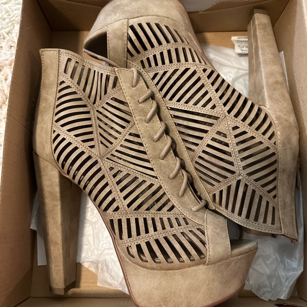 Charlotte Russe Zamora Taupe Heels | Size 9 | Gently Used